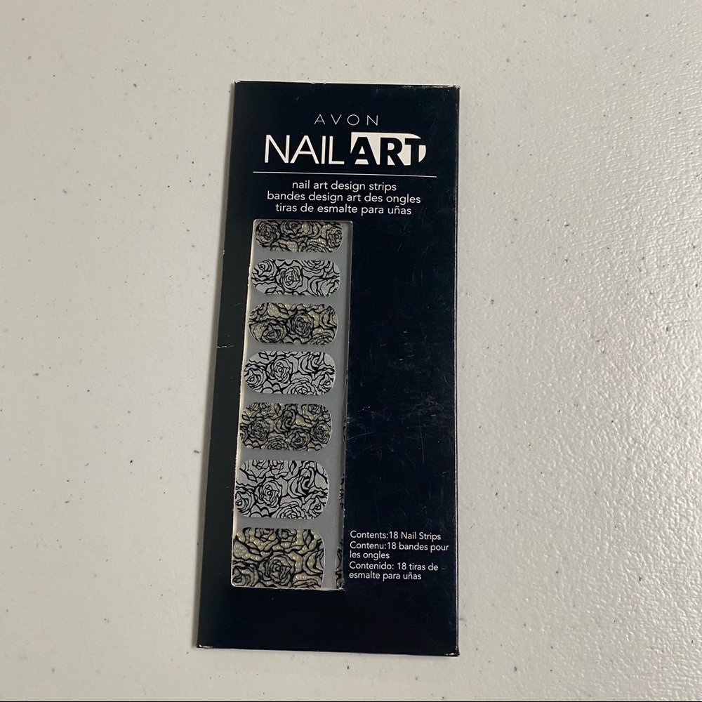 NWOT Avon Nail Art - Dozen Roses